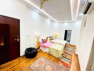 The Family Courtyard Suites - A Boutique Guest House Villa - 9