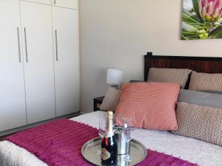 SUNSET Self-Catering Eco Guesthouse - 3