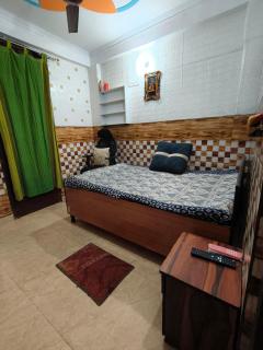FeelFree Homestay Newashoknagar Mayurvihar phase 1 Delhi - 4