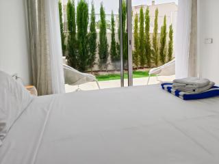 Modern Pool Bungalow - 7