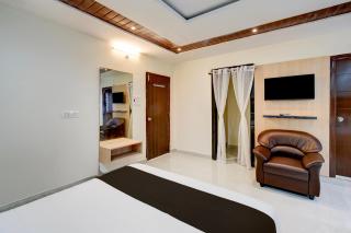 Hotel O RR Grand Luxury Rooms - 2