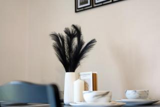 Luxury 2-Bedroom Home 10 Minutes from Birmingham City Centre - 6