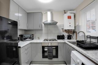 Luxury 2-Bedroom Home 10 Minutes from Birmingham City Centre - 1