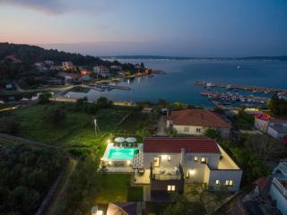 Holiday Home in Ždrelac with Seaview, Terrace, Air condition, WIFI (4652-1) - 9