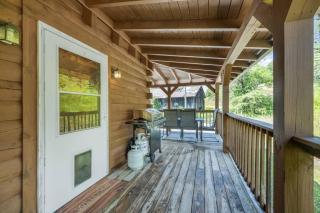 Hot Tub WiFi Firepit HazelBrook Haven - 1