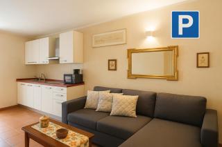 Accogliente alloggio nel pieno centro storico della città parcheggio in box privato incluso - 0