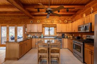 Raccoon's Paw Lodge - 5