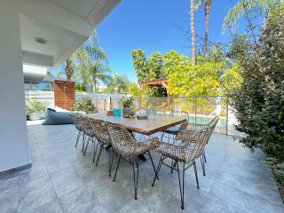 Serenity Family Villa - 5 min walk to Beach - 5