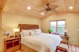 Private Mtn-View Hideaway with Deck in Asheville! - 2