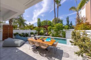 Serenity Family Villa - 5 min walk to Beach - 0