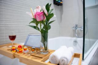 Luxury Yas Golf Studio Next to Yas Parks - 2