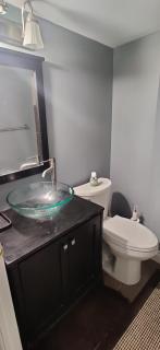 Affordable Private Suite, Near Airport, Free Parking - 5