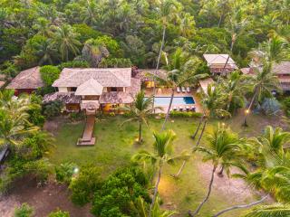 Casa frente mar com 7 suítes e piscina exclusiva - 9