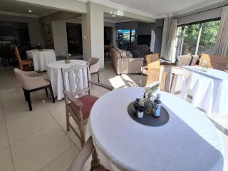 Alabaster Luxe Villa - 4