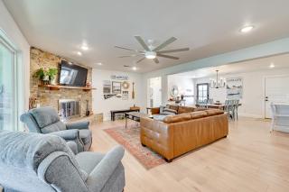 Modern, Spacious! Lake Buchanan Retreat with Hot Tub - 6