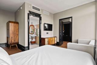 Freeman 503 by Rove 1BR Condo with Shared Amenities - 1