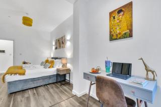 Comfortable & Deluxe 2 Bedroom Flat in Hendon - 8