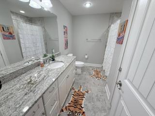 War Eagle Landing a 4BR and 3BA Family-Friendly Auburn Retreat - 8