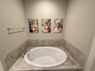 War Eagle Landing a 4BR and 3BA Family-Friendly Auburn Retreat - 1