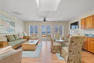 Breathtaking Oceanfront Views! Virginia Beach Home - 5