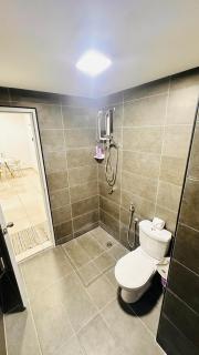 Minimalist stay Midas Seri Alam High floor - 8