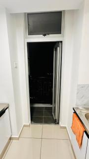 Minimalist stay Midas Seri Alam High floor - 4