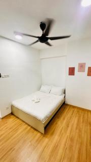 Minimalist stay Midas Seri Alam High floor - 3