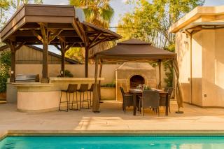 Granada Grand Estate Near Universal And Csun - Granada Hills - 9