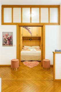 Colosseum Window Rome - Central Historical Apartment - 9