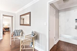 Downtown Penthouse Skyline Views & Comfort Dwtn - 7