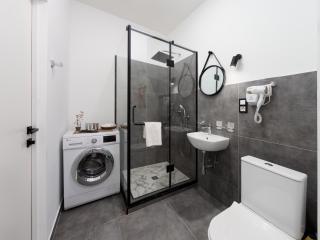 Seven Premium Apartments by Mega Mall - 2