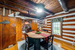 Family Holiday Cabin in Kentucky with Hot Tub! -  - 3