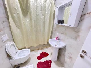 Bright and Spacious Retreat - 7