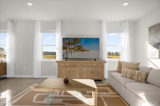 Elegant 6BR Home Perfect for Families - 3