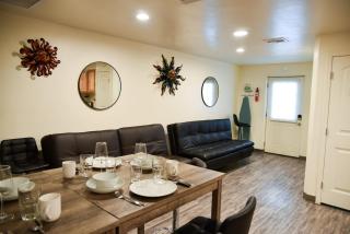 APT Style Home 2BR 2BA w Jacuzzi Near Airport - 6