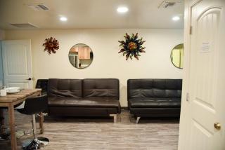 APT Style Home 2BR 2BA w Jacuzzi Near Airport - 4