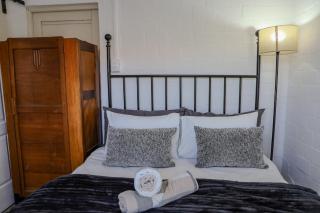 Cozy Garden Cottage - Durbanville, Cape Town - 5