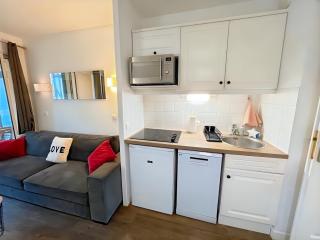 Piscine, parking gratuit et balcon vue sur le golf - 7