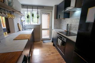 Beautiful 2 Bed Home with Spacious Garden - 9