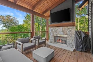 Bull & Bear at Eagles Nest - 6