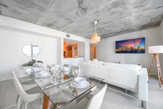 Contemporary Midtown Condo - Pool & Free Parking - 7