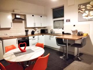 Spacious House, Near Haigh Woodland Park, Wifi, Parking - 9