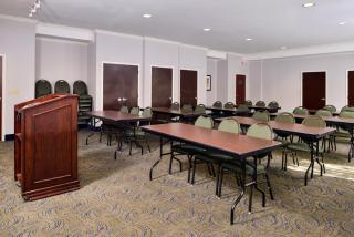 Holiday Inn Express & Suites San Antonio South by IHG - 8