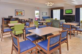Holiday Inn Express & Suites San Antonio South by IHG - 2
