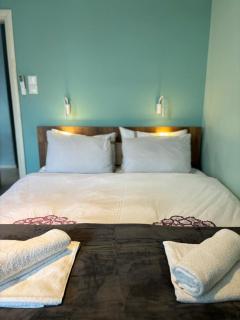 Flat by the Beach Voula - 7