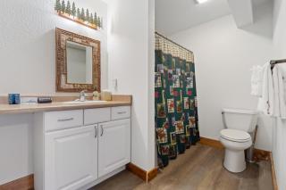 The Loose Moose Lodge #4 at Downtown Grand Lake - 2