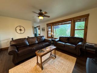 The Loose Moose Lodge #5 at Downtown Grand Lake - 1