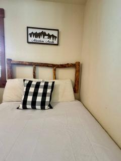 The Loose Moose Lodge #5 at Downtown Grand Lake - 3