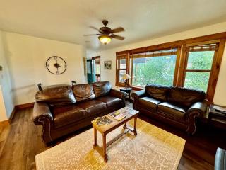 The Loose Moose Lodge #5 at Downtown Grand Lake - 8