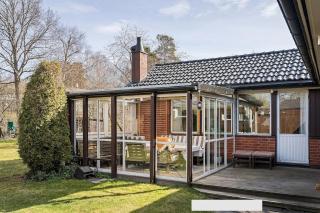 Charming Family Villa Near the City - 9